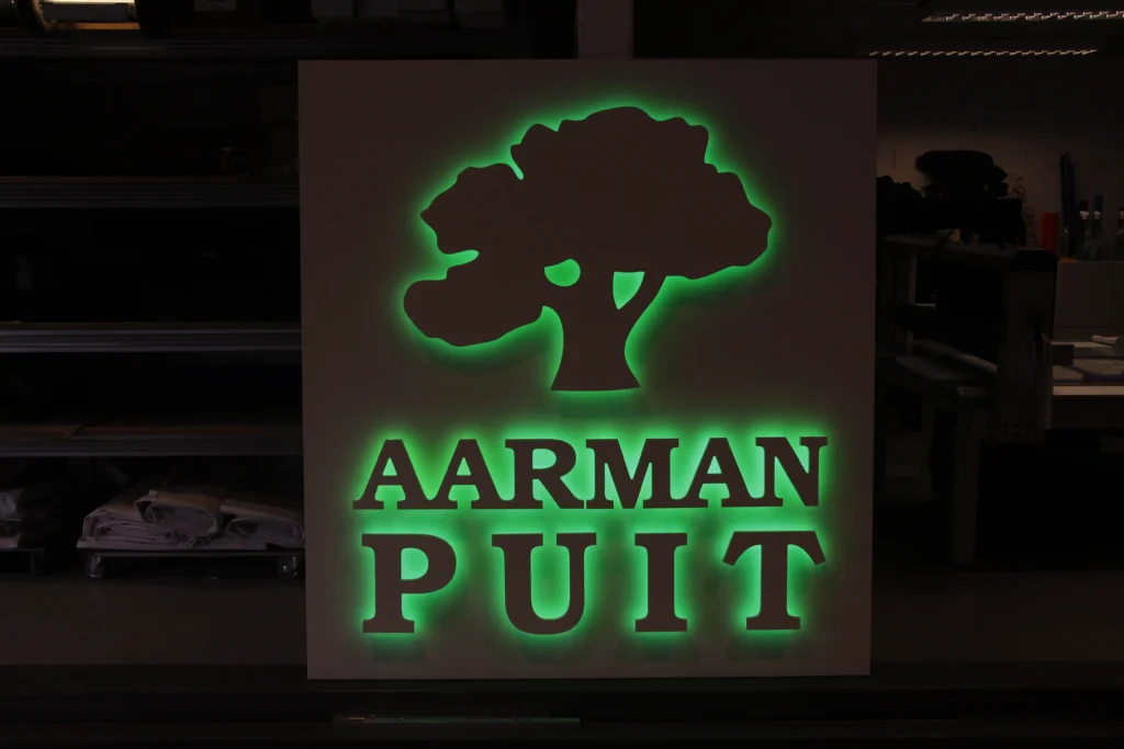 Aarman Puit silt valgusega