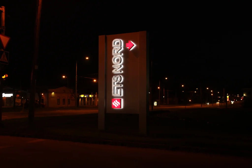 ETS Nord reklaampost koos valgustähtedega