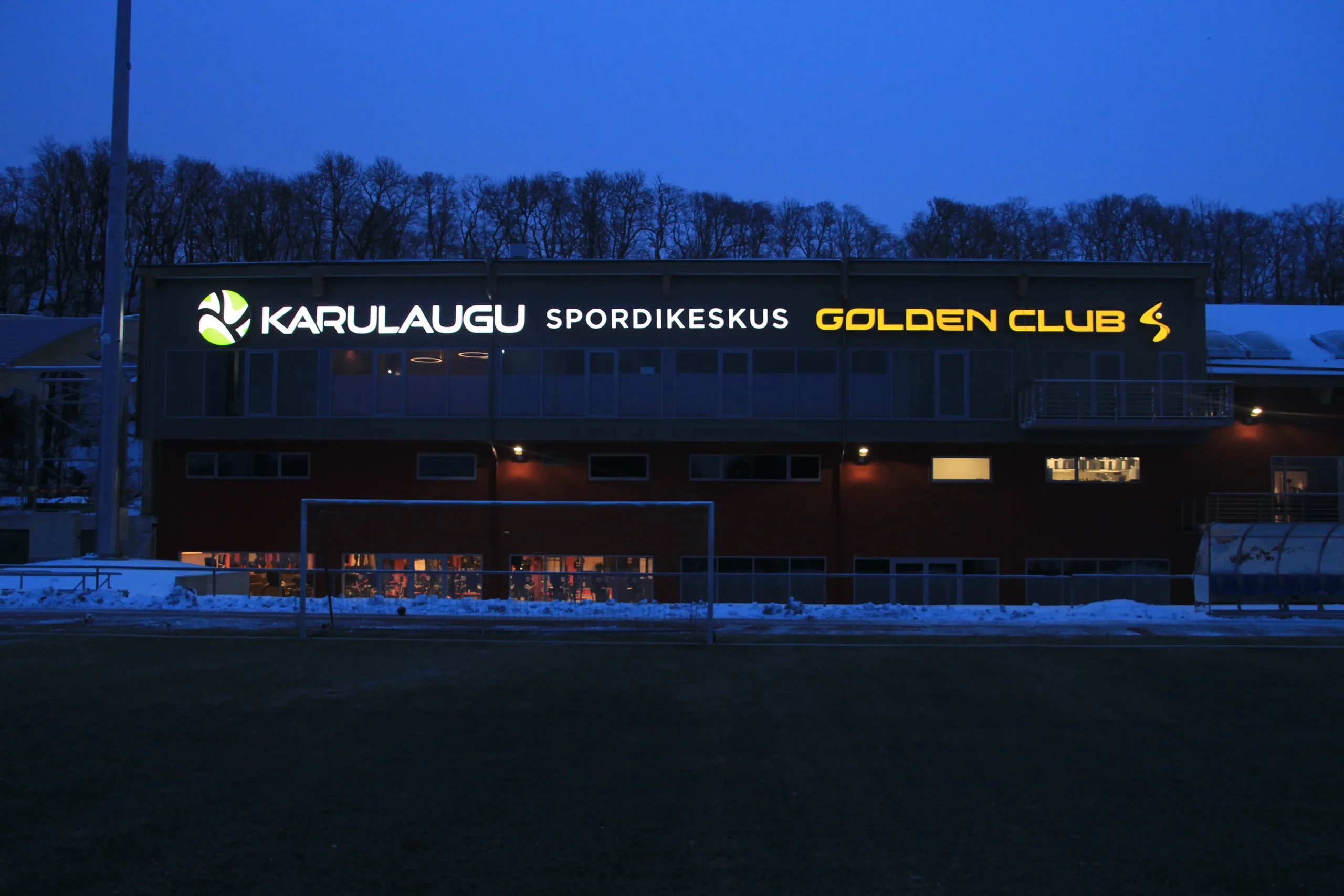 Karulaugu Spordikeskus ette valgust kumavad tähed