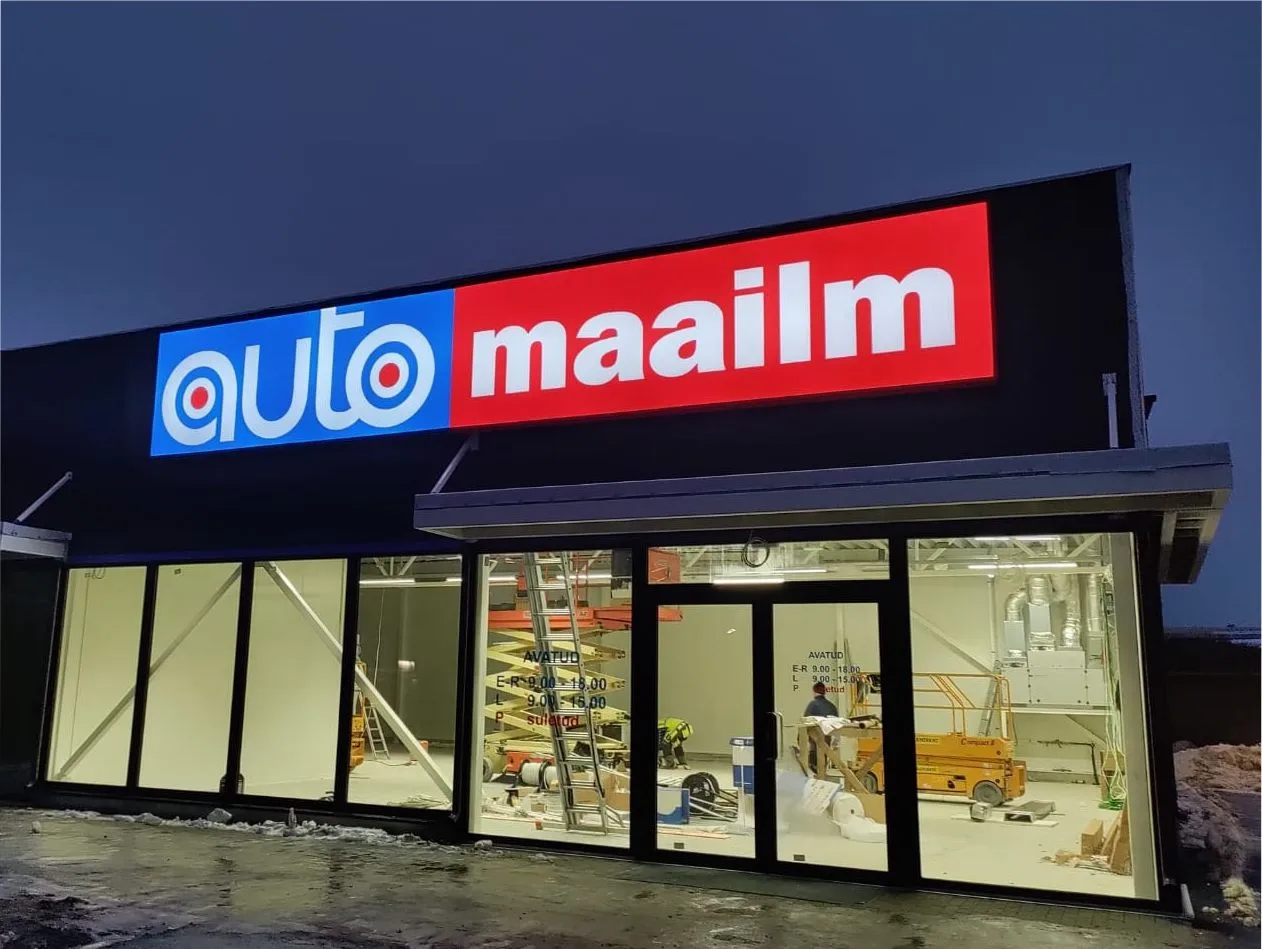 Automaailm kangaga valguskast