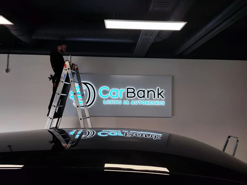 Carbank valguskast