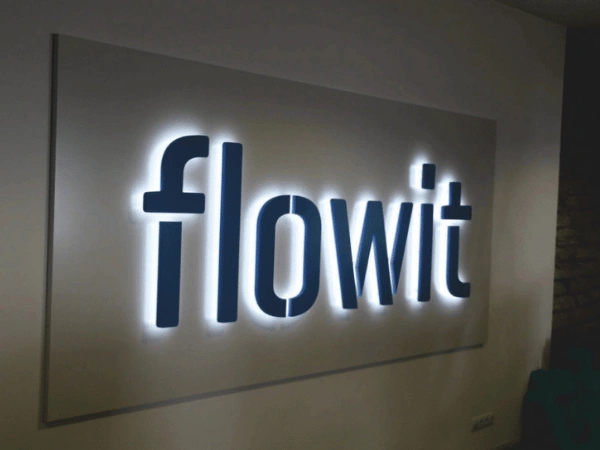 Flowit logo taustal